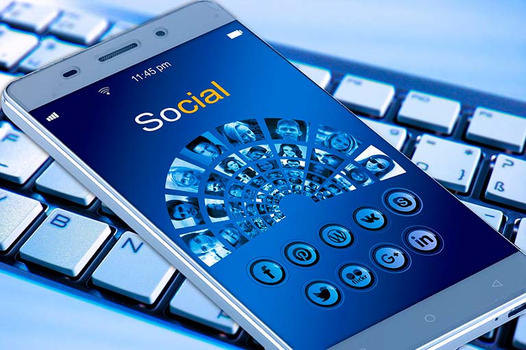 Promoción en redes sociales y buscadores